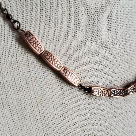 Copper color necklace (NEW) - Picture 3 of 4
